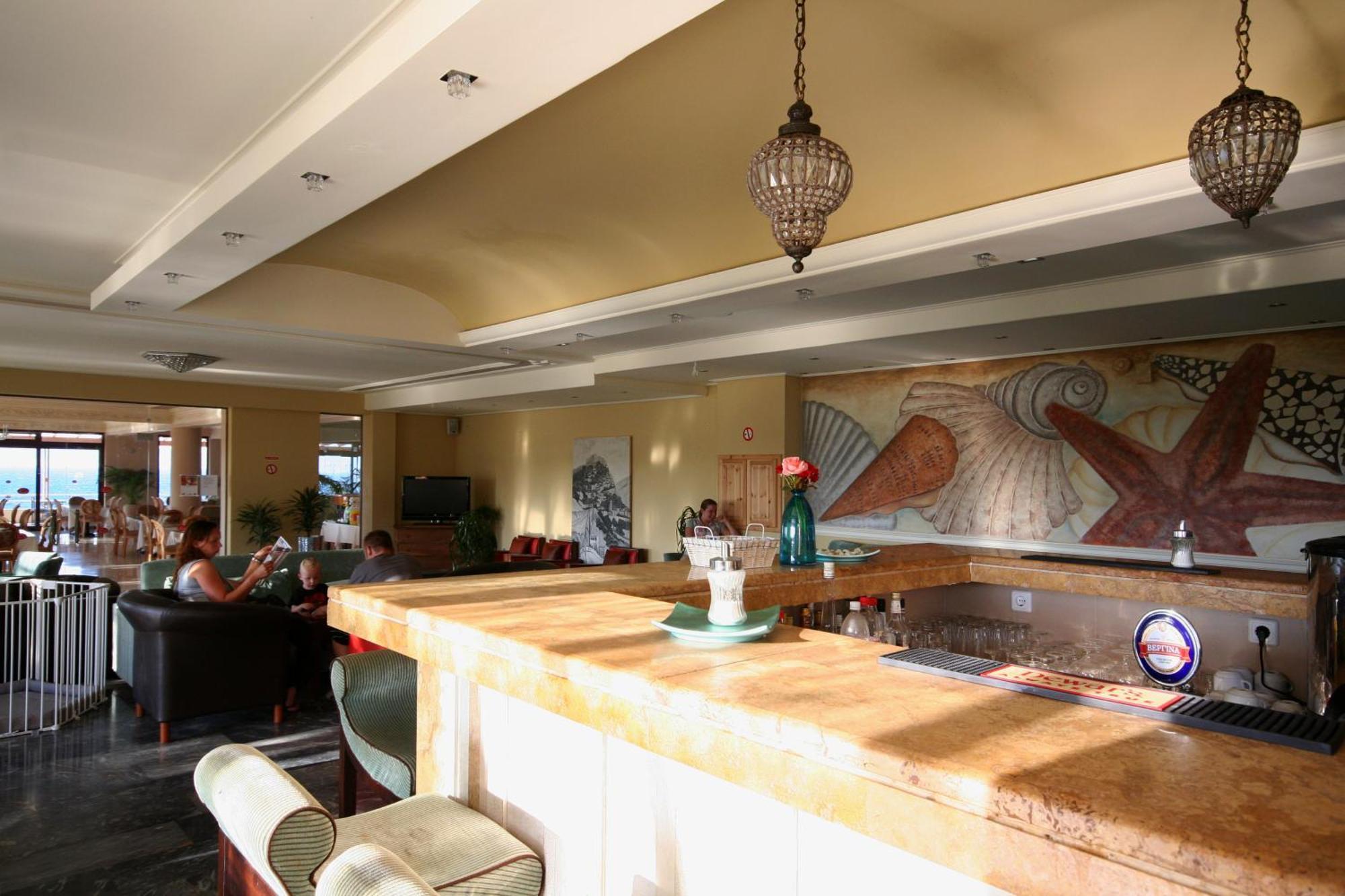 Viva Mare Hotel & Spa Mithimna Extérieur photo